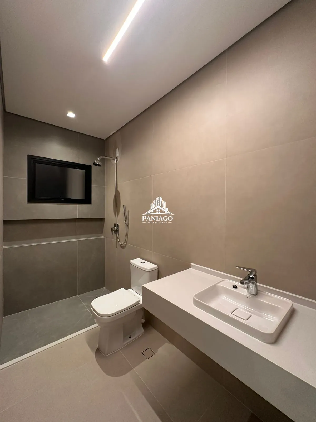 Imagem Casa à Venda no Ginco Florais Pérola | 213m² | 3 Suítes | Piscina Com Hidromassa