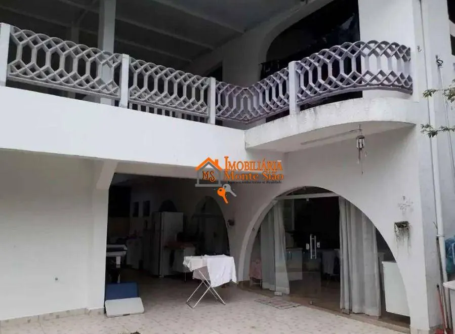 Imagem Sobrado com 5 dormitórios à venda, 492 m² por R$ 4.770.000 - Maia - Guarulhos/SP