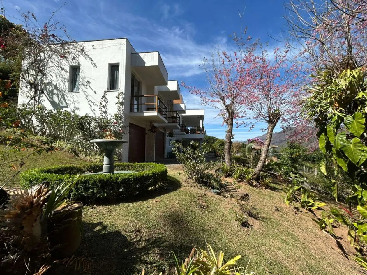 Imagem Casa em Condomínio para Venda em Petrópolis / RJ no bairro Araras
