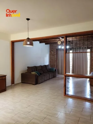 Imagem Espetacular casa à venda em Ribeirão Preto-SP, Parque Residencial Cândido Portinari: 3 quartos, 1 suíte, 3 banheiros, 4 vagas, 226m². Imperdível! Quer Imóvel Negócios Imobiliários