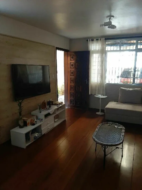 Imagem Imperdível Sobrado à Venda em Rudge Ramos - São Bernardo do Campo-SP: 4 quartos, 1 suíte, 2 banheiros, 2 vagas, 184m².