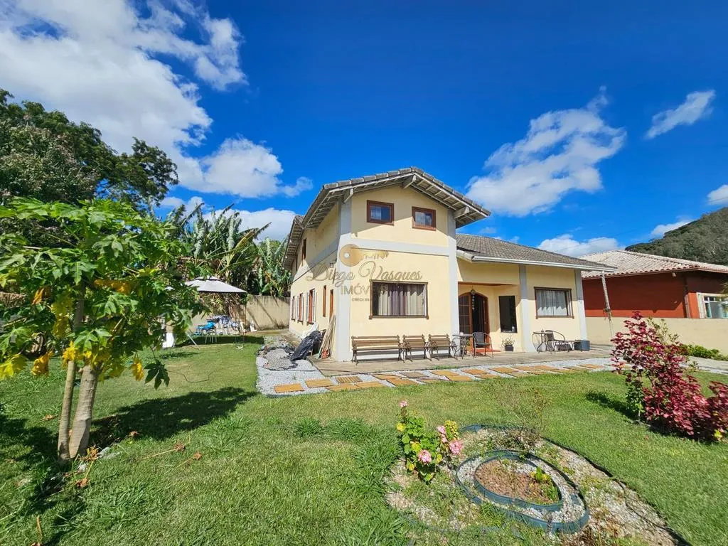 Imagem Casa em Condomínio para Venda em Teresópolis / RJ no bairro Vargem Grande