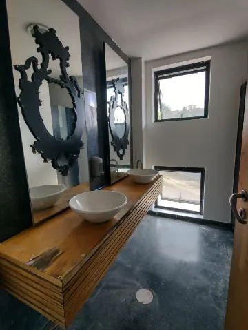 Imagem VENDA E LOCAÇÃO DE GALPÃO INDUSTRIAL EM CAJAMAR/SP, A/T 6.041m² e A/C de 4.000m², com pé direito de 12m e pertinho da Rod. Anhanguera. CONSULTE-NOS.
