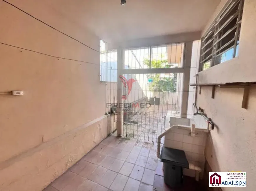Imagem Casa em Florianópolis com 4 Quartos e 2 banheiros à Venda, 141 m² por R$ 1.490.000