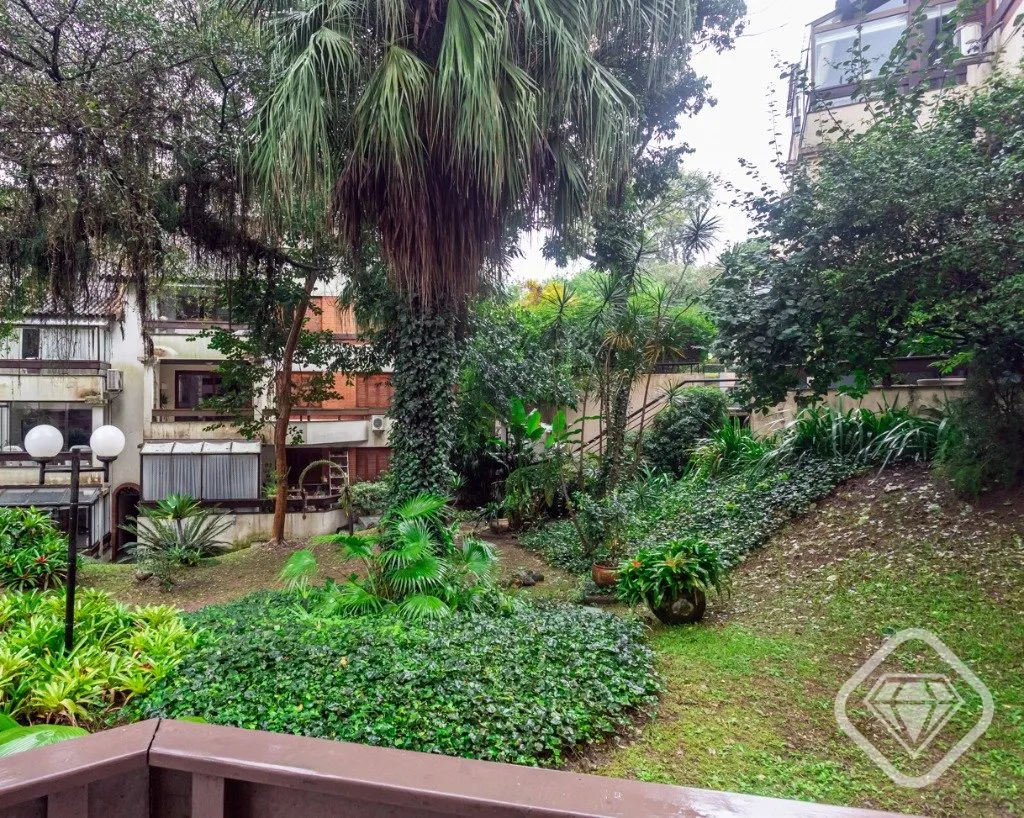 Imagem Apartamento térreo amplo, com pátio exclusivo e sacadão com churrasqueira em Ipanema, próximo à...