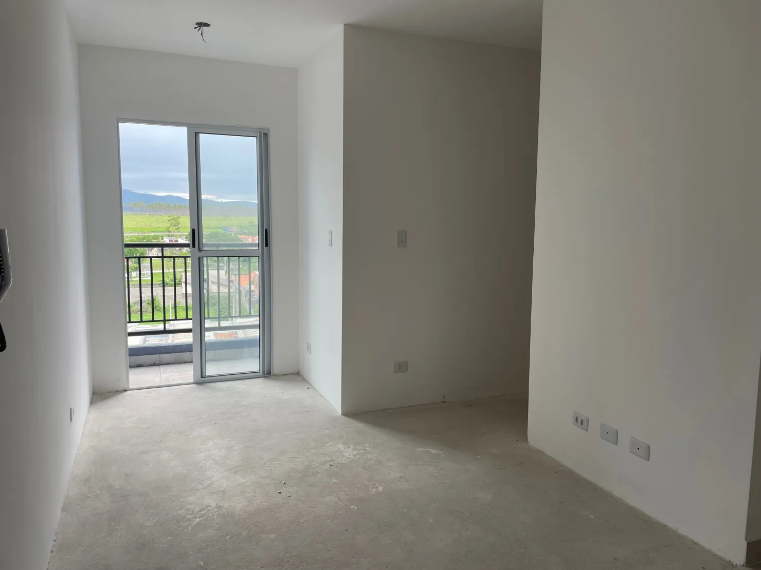 Foto do imóvel Apartamento à venda dois dormitórios com sacada e vista para a Serra, Feital, Pindamonhangaba, SP