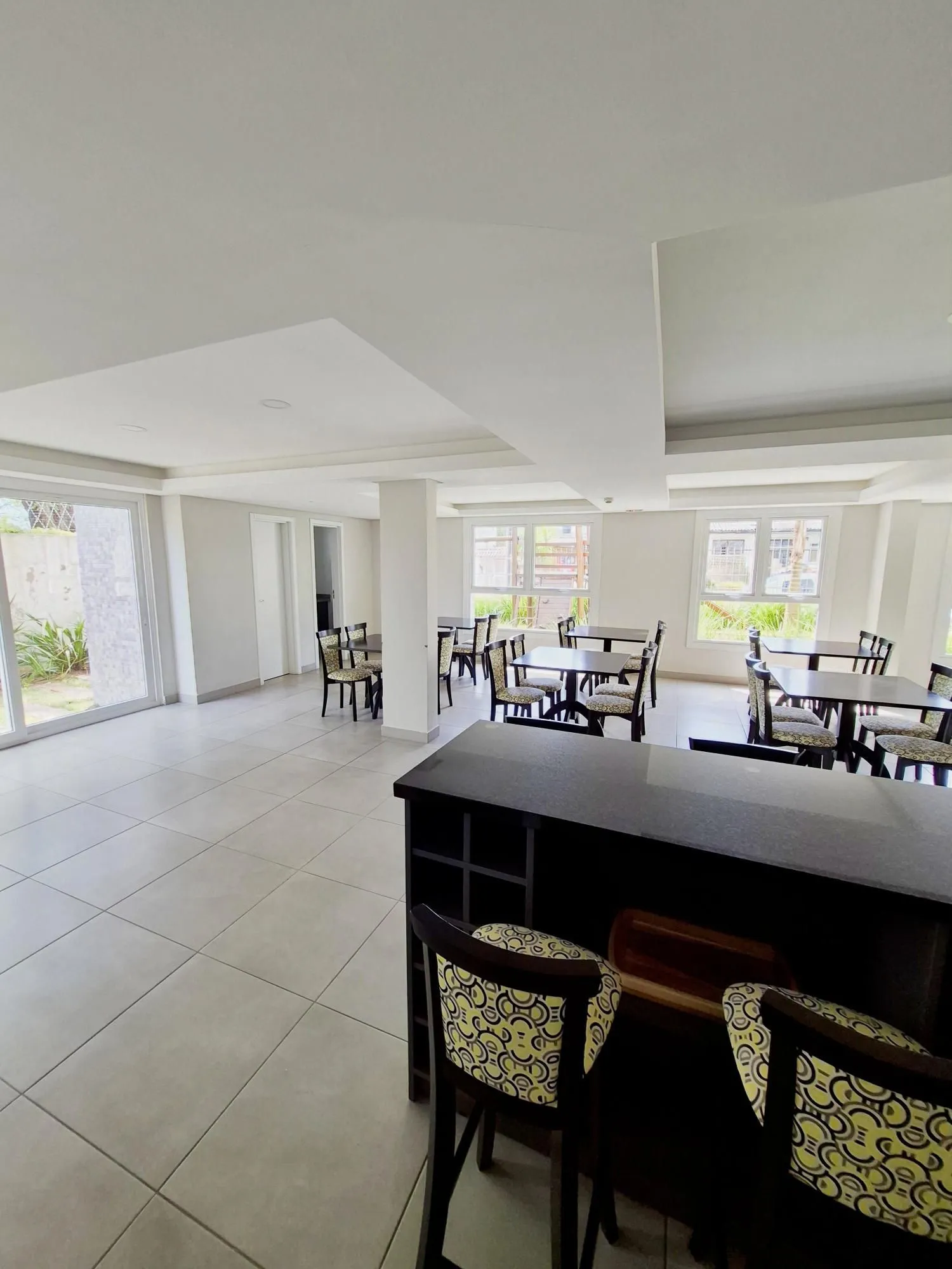 Imagem Apartamento 2 dormitórios com suíte | 2 vagas | Mobiliado | Vista da cidade