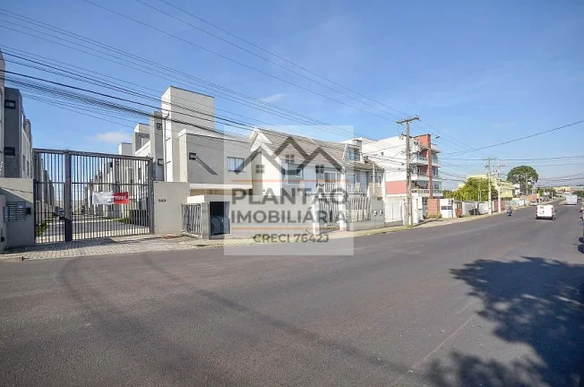 Imagem Sobrado em Condomínio a Venda no bairro Uberaba - Curitiba, PR