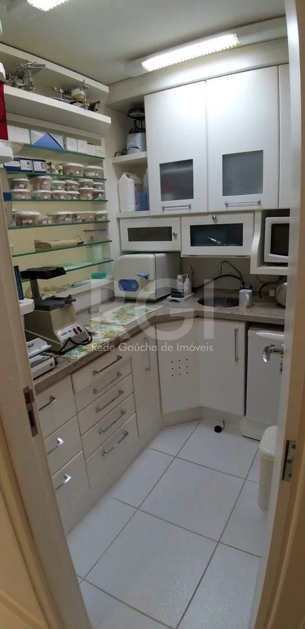 Imagem Sala comercial com 40m² privativos localizado no bairro Petrópolis em Porto Alegre/RS.