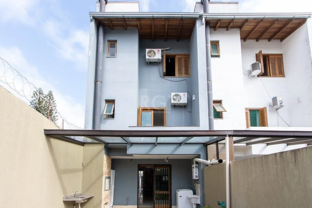 Imagem Casa para Venda - 204m², 3 dormitórios, sendo 3 suites, 2 vagas - Espirito Santo
