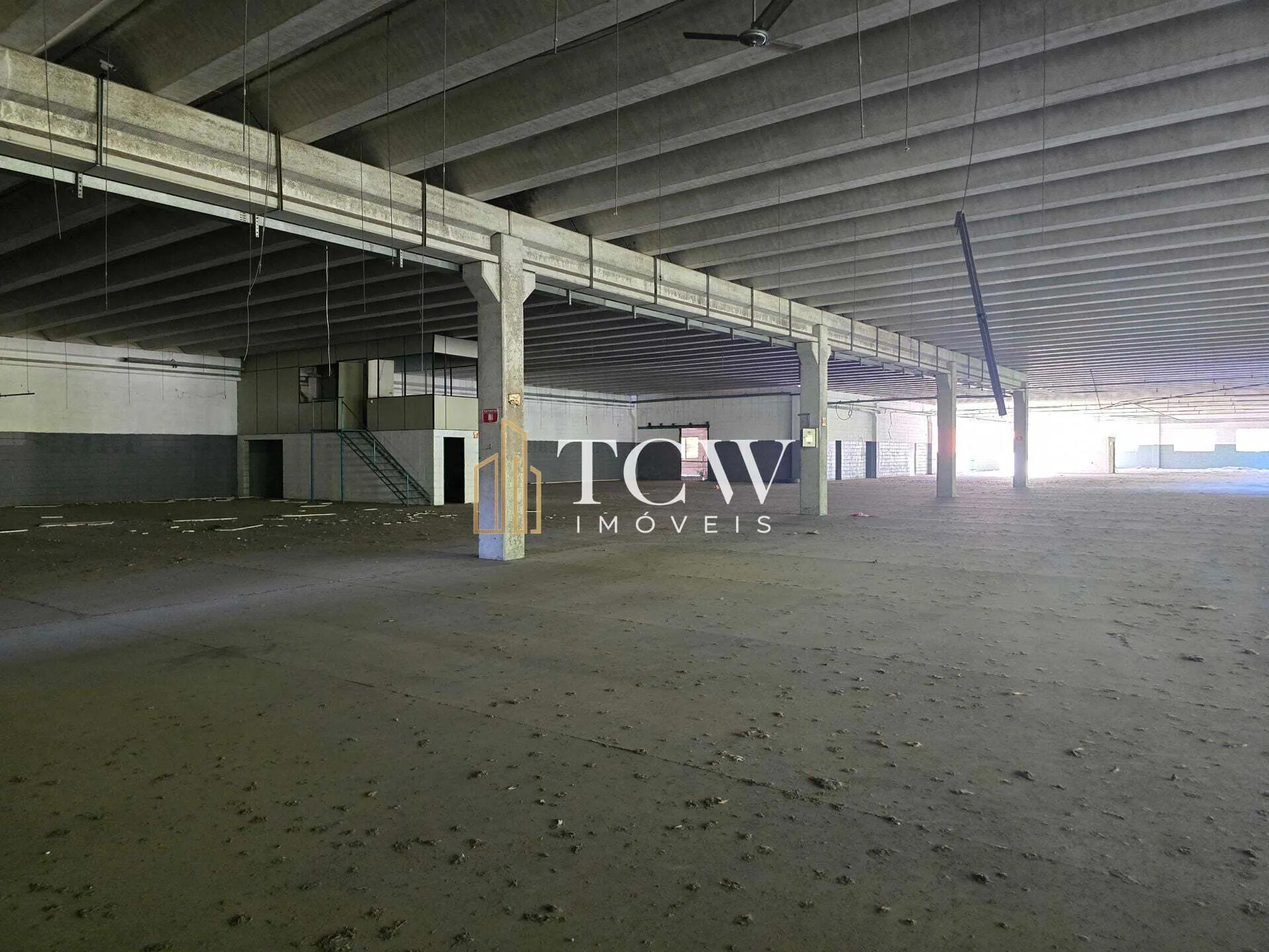 Imagem Galpão Industrial e Logístico à Venda em Itaquaquecetuba | 5.500 m² | São Paulo/SP