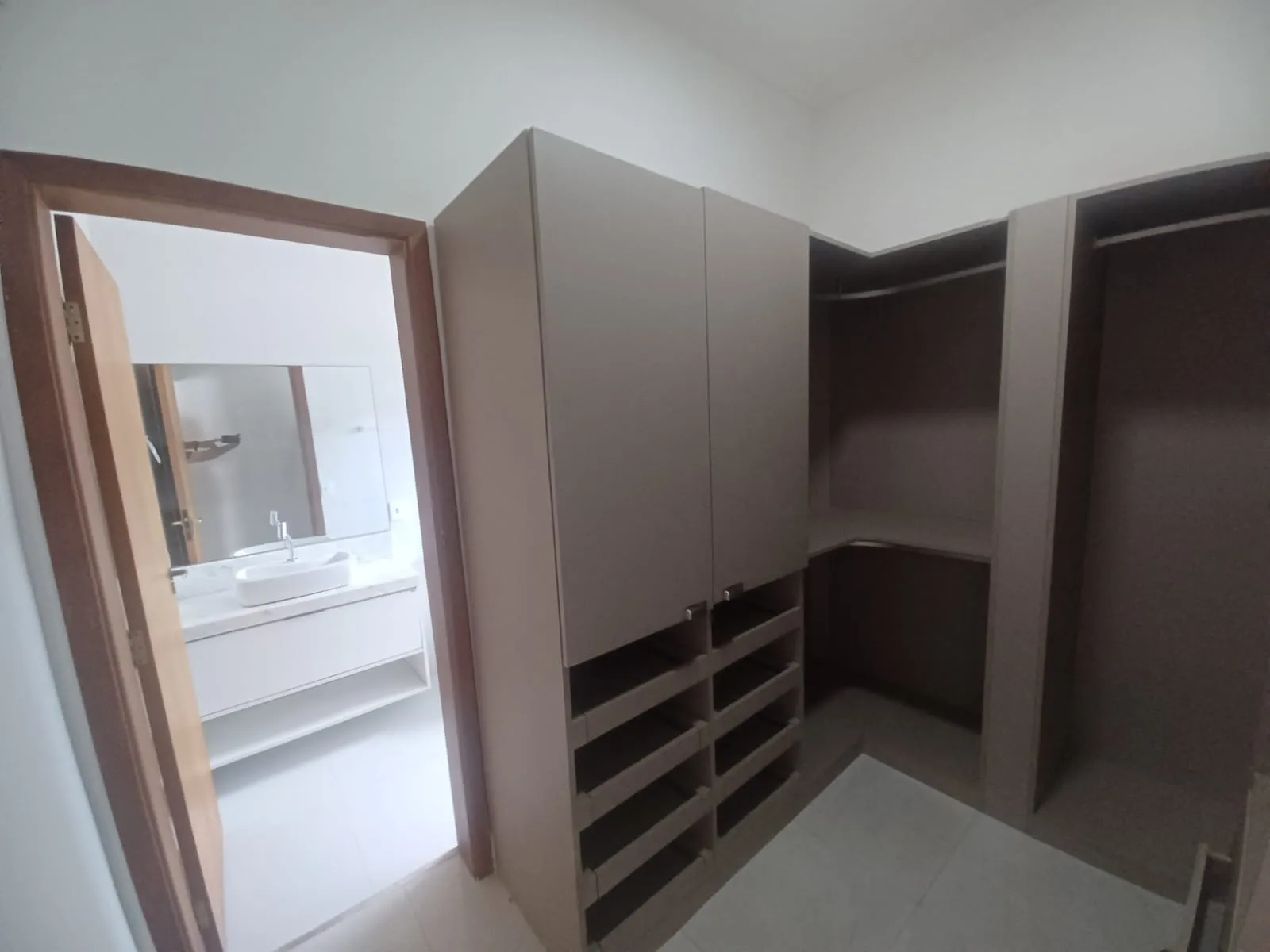 Imagem Magnífica casa térrea no Residencial Solar do Bosque!