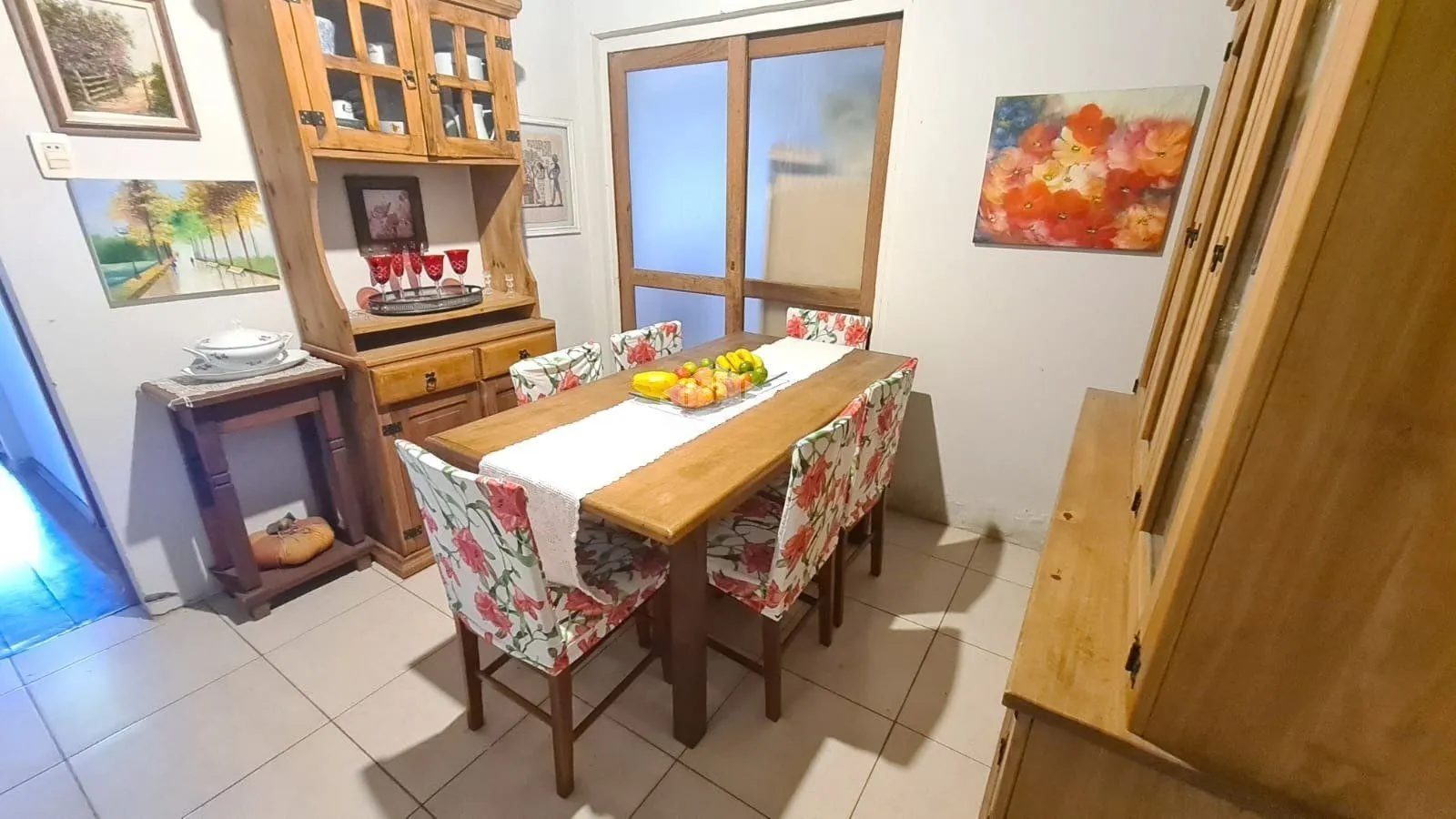 Imagem Casa com 4 dormitórios, 2 vagas e 300m² á venda