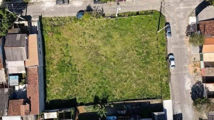 Imagem Terrenos Planos à Venda no Bairro Jardim Regina, Próximos à Rodovia Presidente Dutra, Com Excelente Localização e Documentação Regularizada