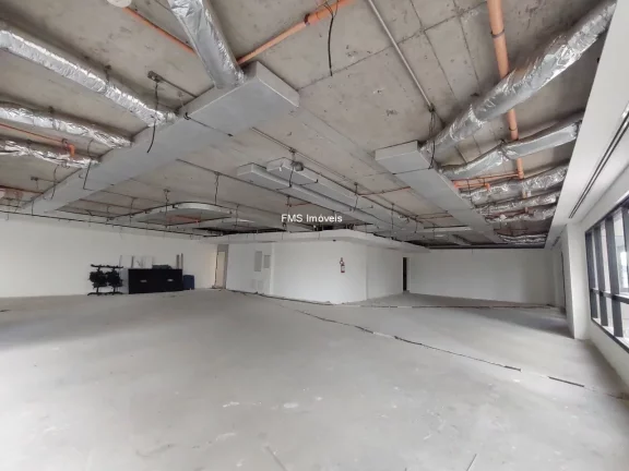 Imagem Conjunto comercial com 388m² para locação em Alphaville.