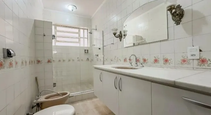 Imagem Casa de 3 dormitórios, 1 suíte e 3 vagas de garagem, bairro Ipanema.