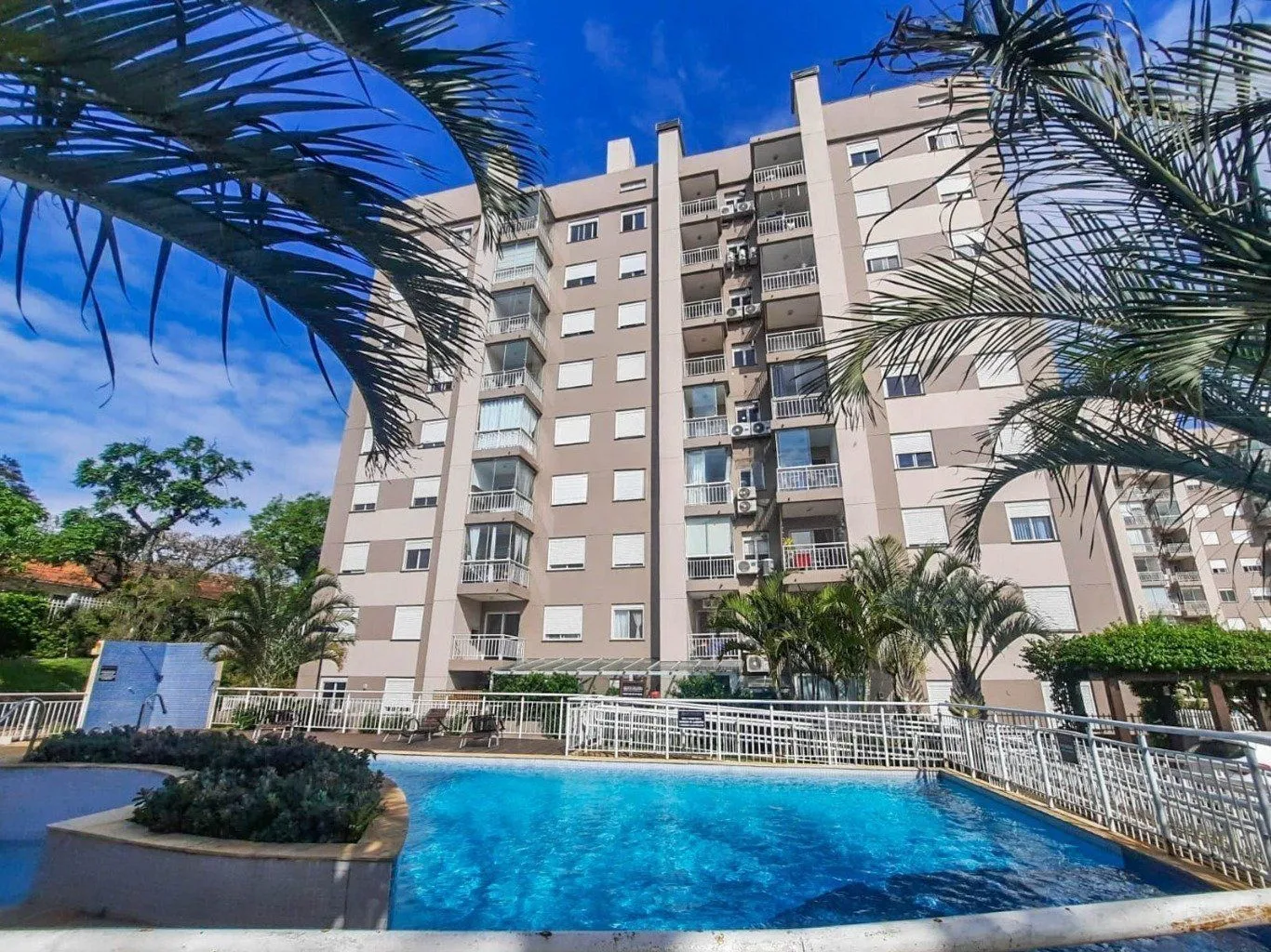 Imagem Apartamento de 3 dormitórios à venda no Bairro Teresópolis, Porto Alegre.