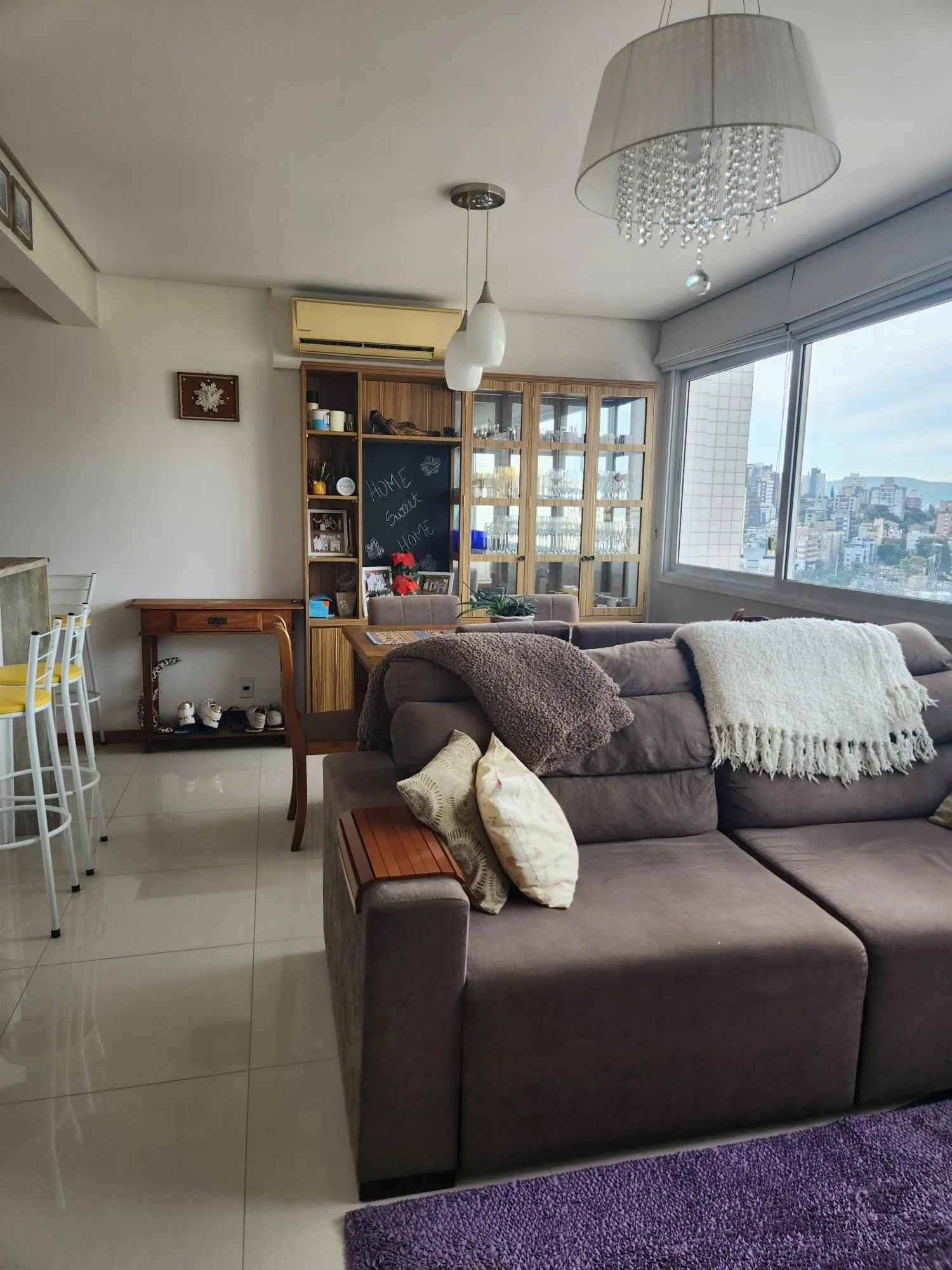 Imagem Apartamento de 2 quartos, suíte e 2 vagas garagem no bairro Santana Porto Alegre
