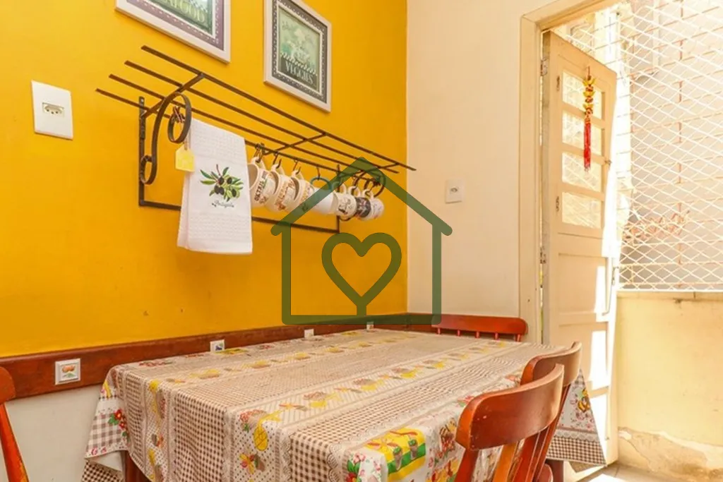 Localizado na Rua Demétrio Ribeiro, ao lado do Capitólio, este apartamento de 89m² reúne espaço...