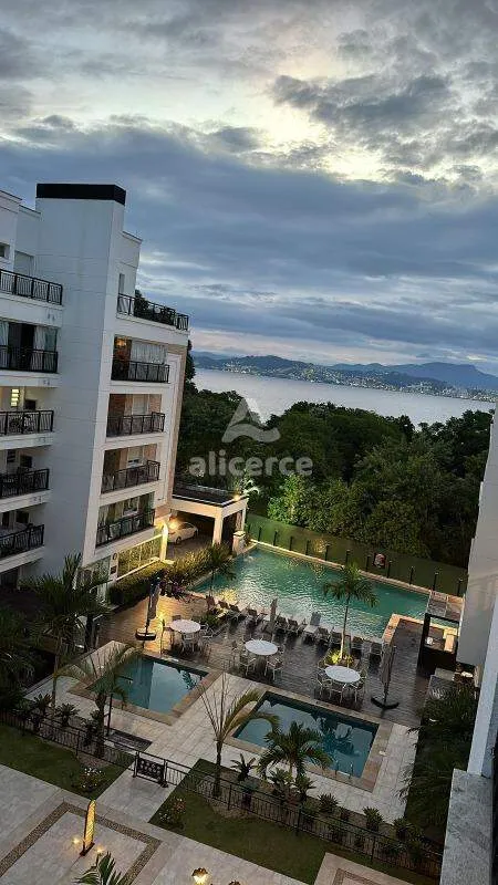 Imagem Apartamento à venda com 3 quartos 1 suíte, 96,37m² em Abraão Florianópolis