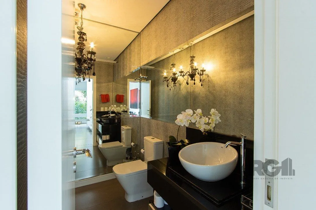 Imagem Casa no Condomínio Las Rocas, vista para o Guaíba, com 5 suítes