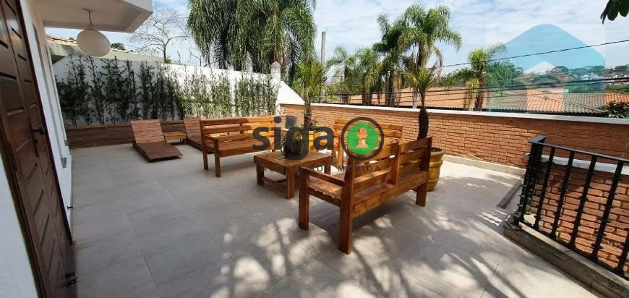 Imagem CASA À VENDA NO MORUMBI COM 5 SUÍTES, PISCINA E 5 VAGAS