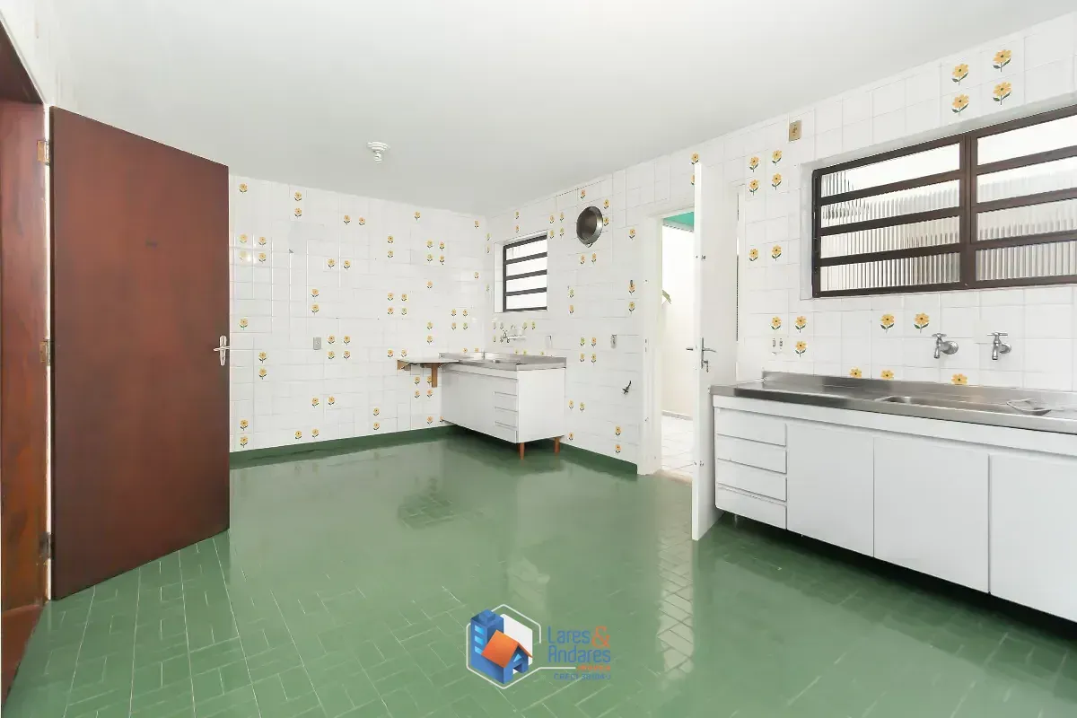Imagem Sobrado para venda em Vila Alexandria com 3 quartos, sendo 1 suíte, 201m²
