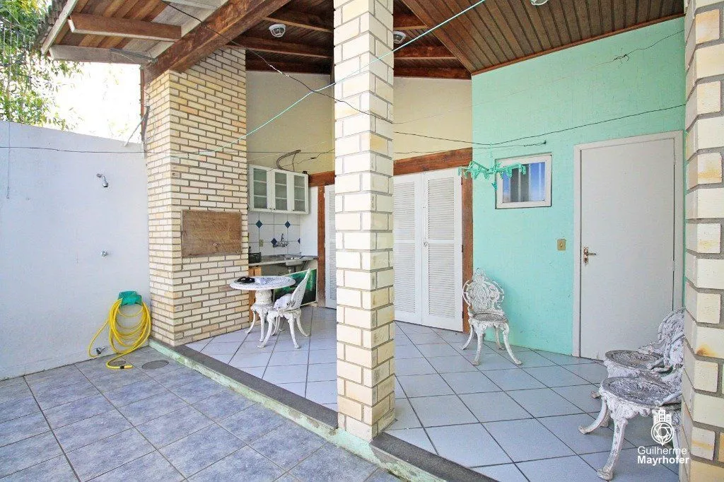 Imagem Casa para Venda - 130m², 3 dormitórios, sendo 1 suites, 4 vagas - Sarandi