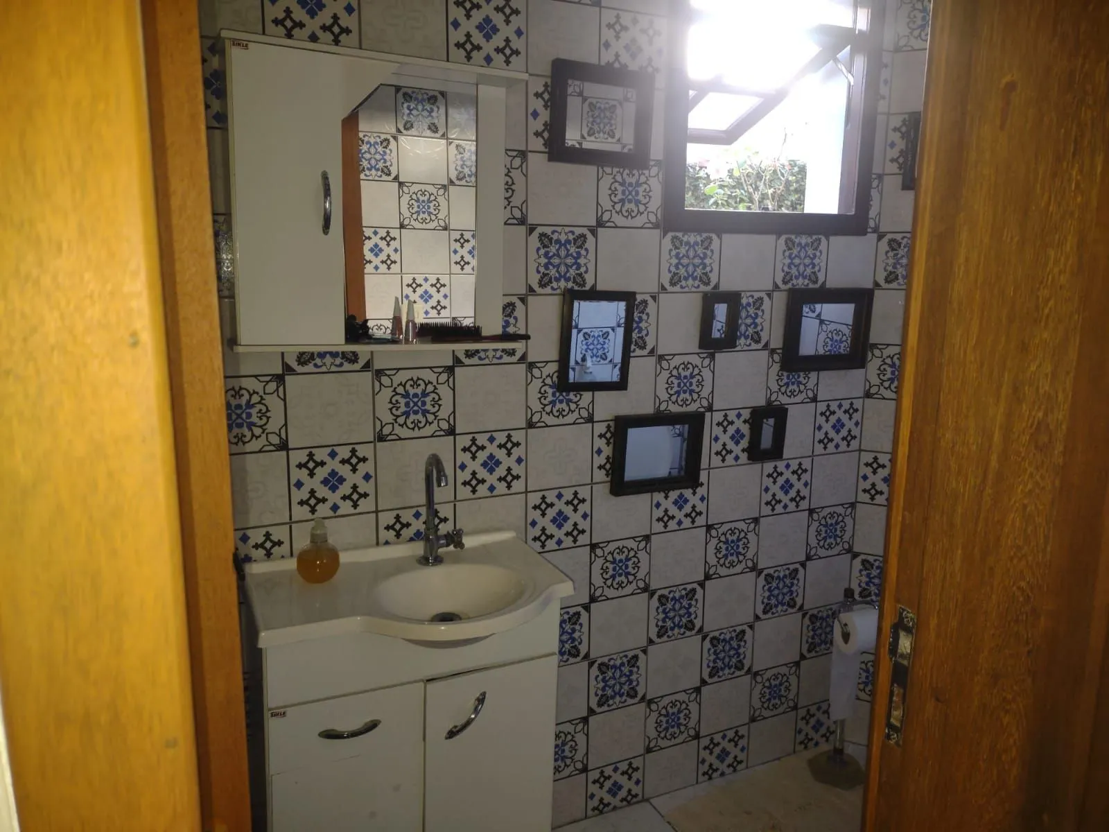 Imagem Casa com 4 quartos, suíte, piscina, lareira, churrasqueira em um terreno de 616m².