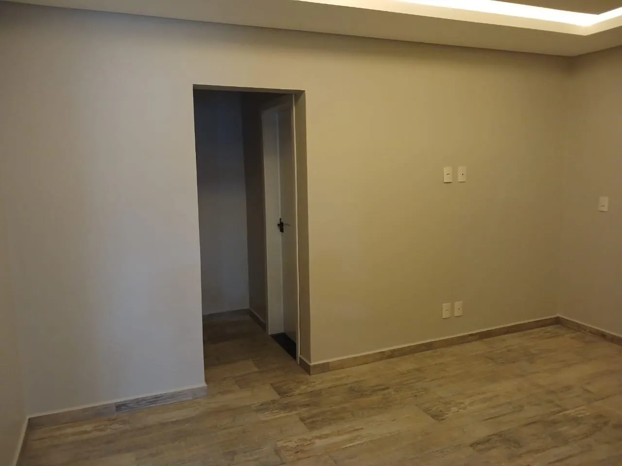 Imagem *Belíssima casa no Condomínio Perolas do Vale 
*3 três quartos Suíte 
*3 banheiro
*S...