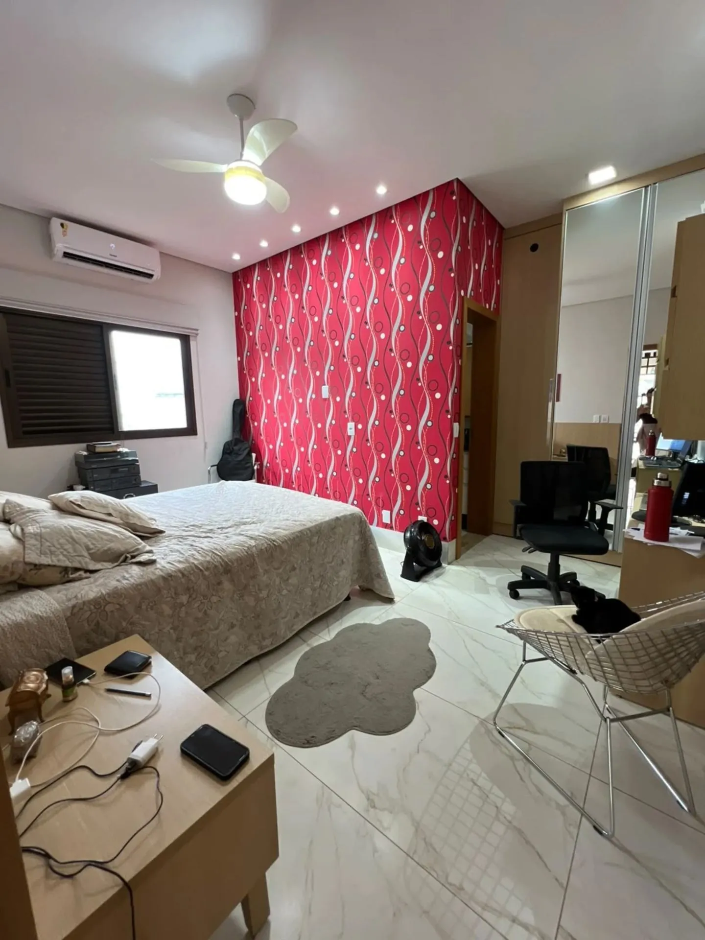Imagem CASA TÉRREA À VENDA PRIMOR DAS TORRES 3 quartos, sendo 1 suíte