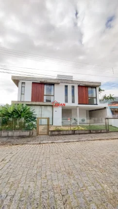 Imagem Belissíma Casa moderna 2 pavimentos com 3 Suite 2 vgas,.