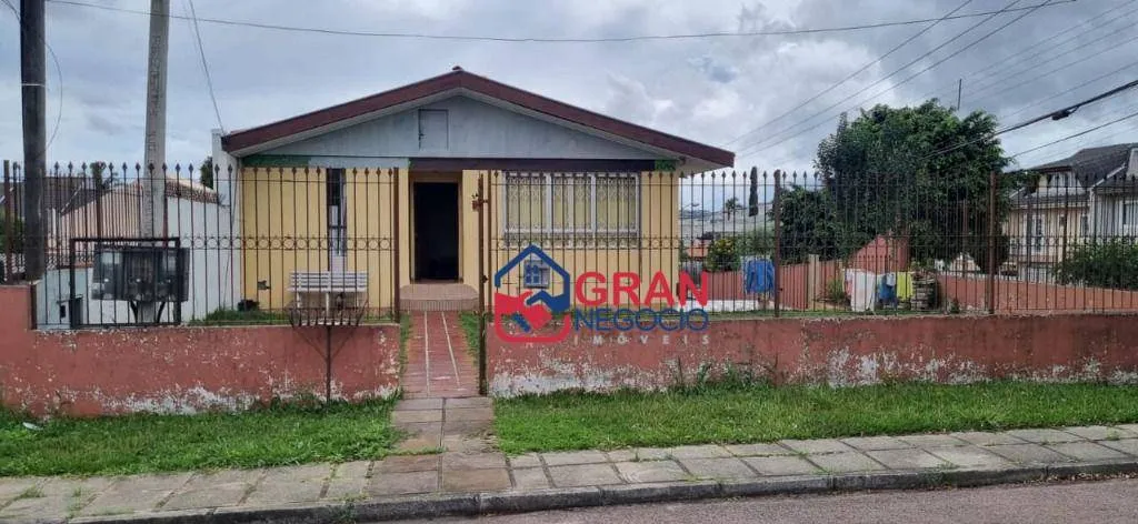 Imagem Casa espaçosa à venda - Novo Mundo Curitiba/PR