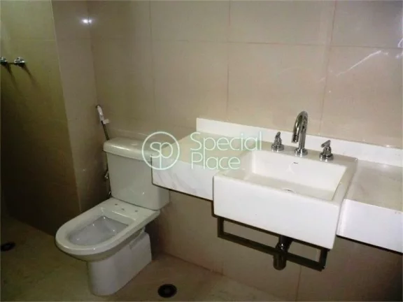 Imagem Apartamento com 193m2 de área privativa, 4 dormitórios, sendo 3 suítes, living para 3 ambientes, ...