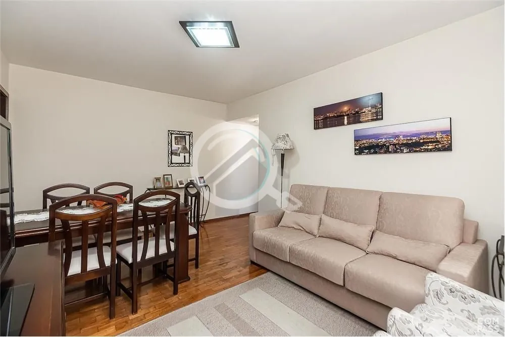 Imagem O apartamento localizado na Av. Getúlio Vargas, no bairro Menino Deus, é uma opção interessante ...