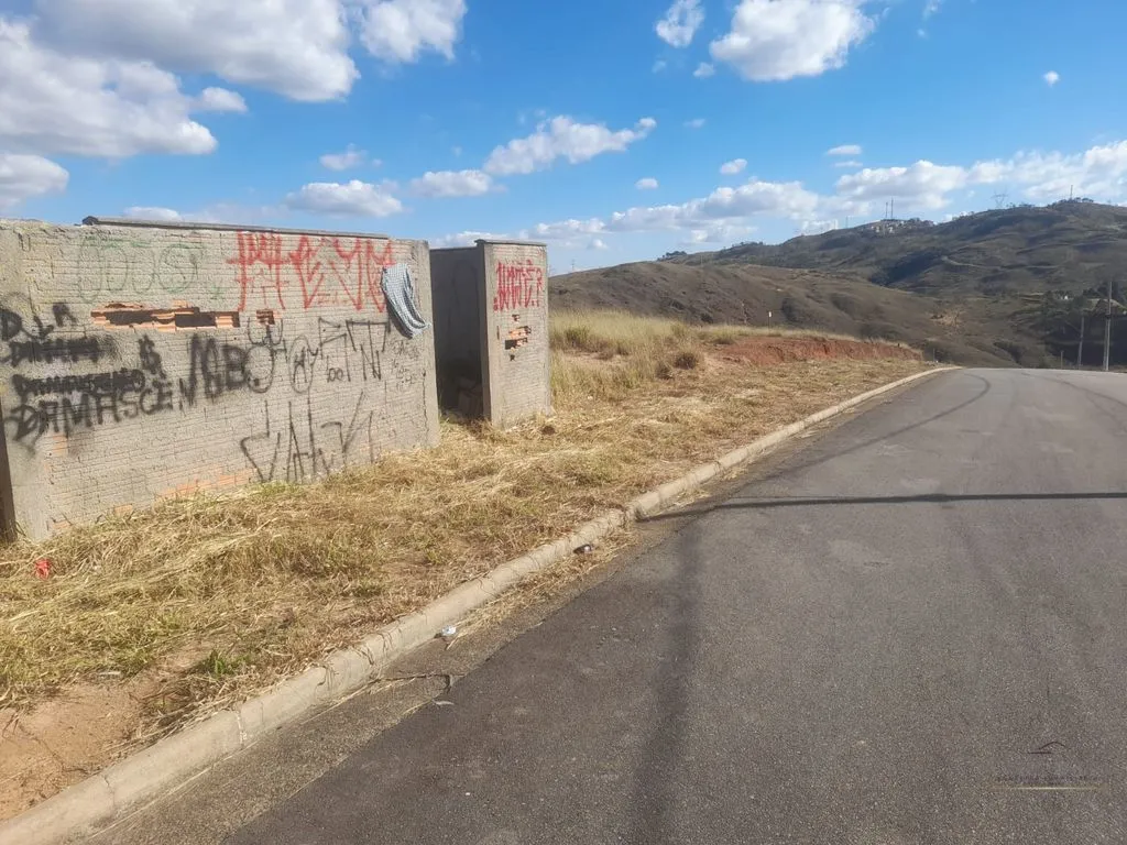 Imagem Terreno à Venda com ótima topografia no bairro montreal, Poços de Caldas - MG