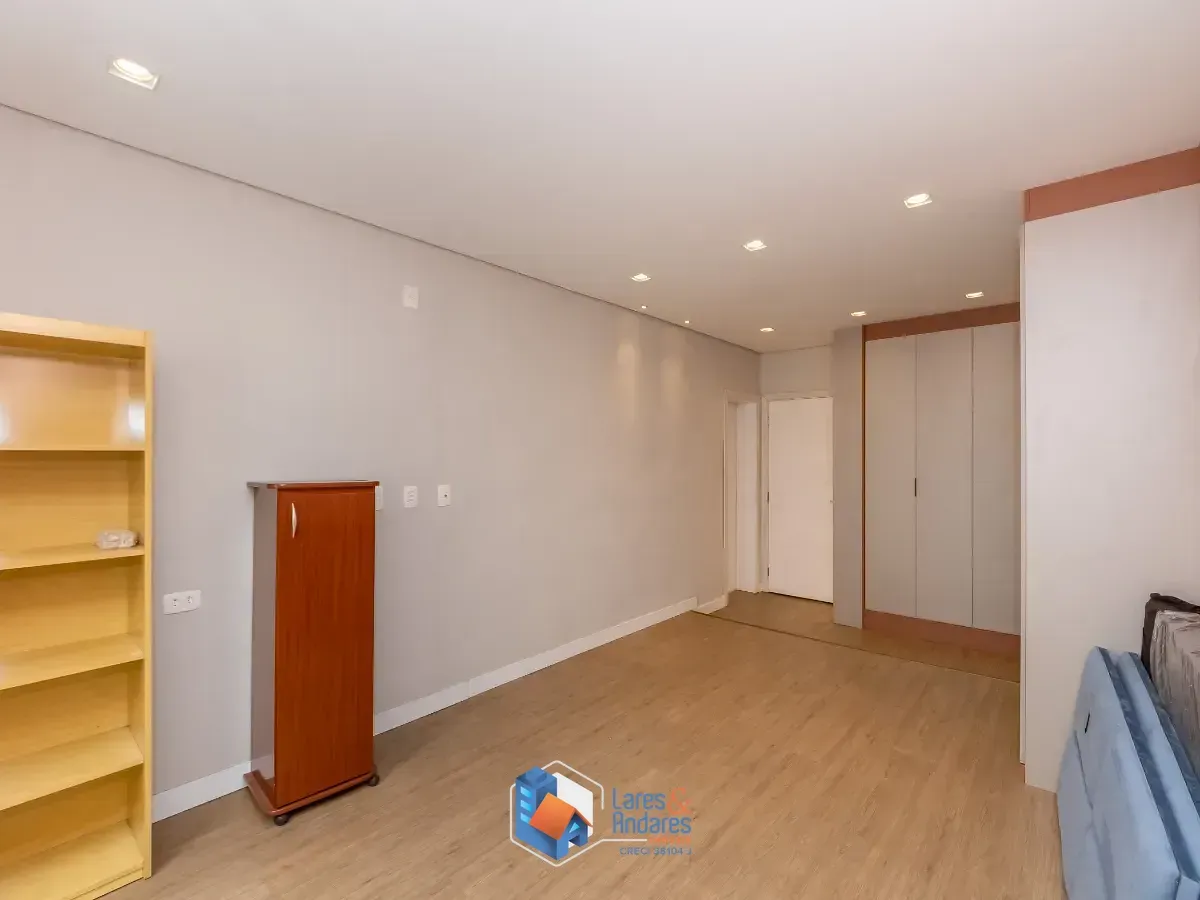 Imagem Sobrado para venda em Lauzane Paulista com 3 quartos, sendo 1 suíte, 220m²