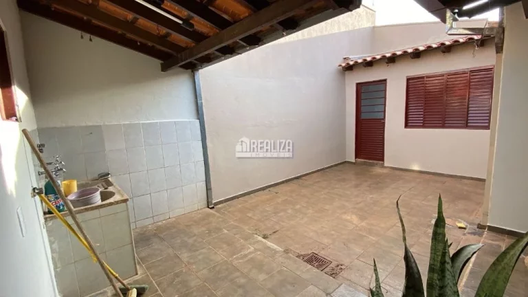Imagem Casa à venda no bairro Conjunto Cássio Rezende em Uberaba