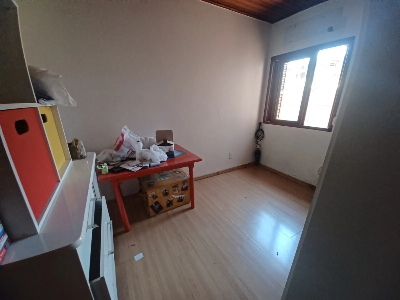 Imagem Casa de 3 quartos, suíte e patio no bairro Medianeira em POA