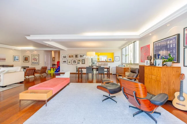 Imagem Apartamento no Itaim Bibi, São Paulo-SP: 3 quartos, 3 suítes, 1 sala, 4 banheiros, 3 vagas, 331m²!