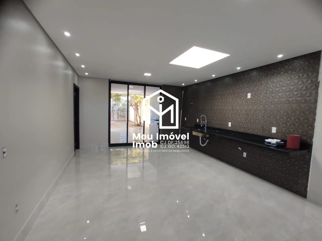 Imagem Casa 03 Quartos 3 Suítes 4 Vagas Lote 340m² Águas Claras/DF