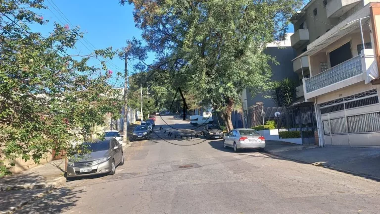 Imagem Casa Térrea para venda com 300 metros quadrados com 3 quartos em Taboão - São Bernardo do Campo - SP