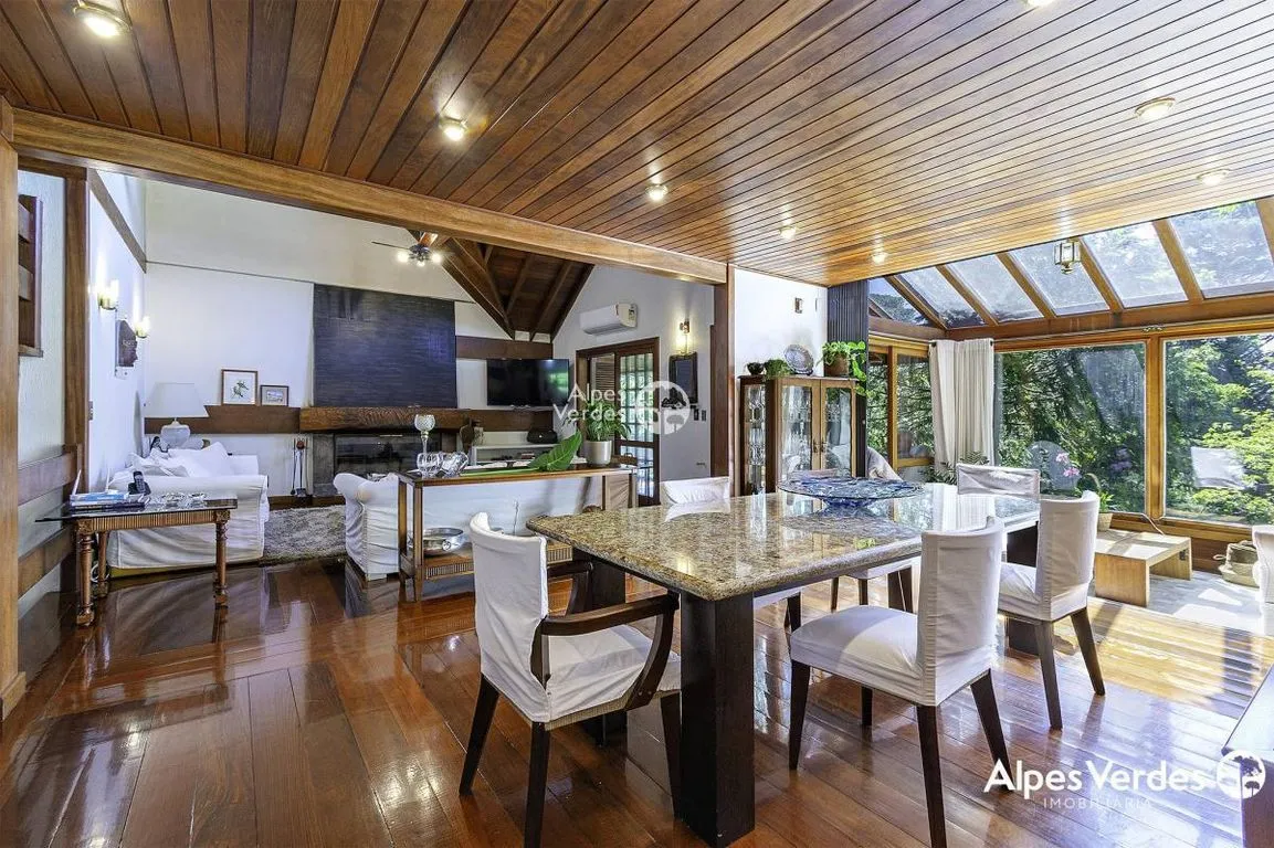 Imagem Casa à venda em Canela, Vila Suica, com 4 quartos, 357m2