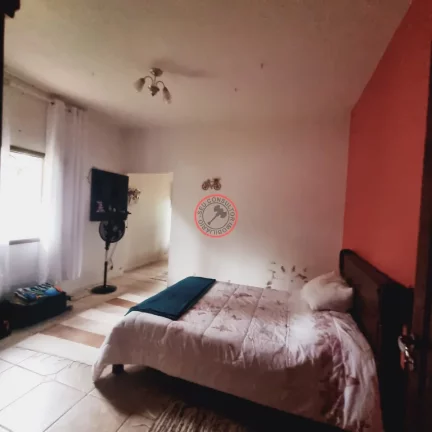 Imagem CASA GRANDE , COM TODOS COMODOS BEM ESPAÇOSOS , MAIS 2 CASAS NO MESMO TERRENO COM ENTRADAS INDIVIDUAIS.