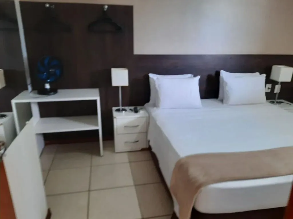 Imagem Flat mobiliado em Manaíra, vista lateral para o mar, lazer na cobertura, garagem e localização privilegiada.