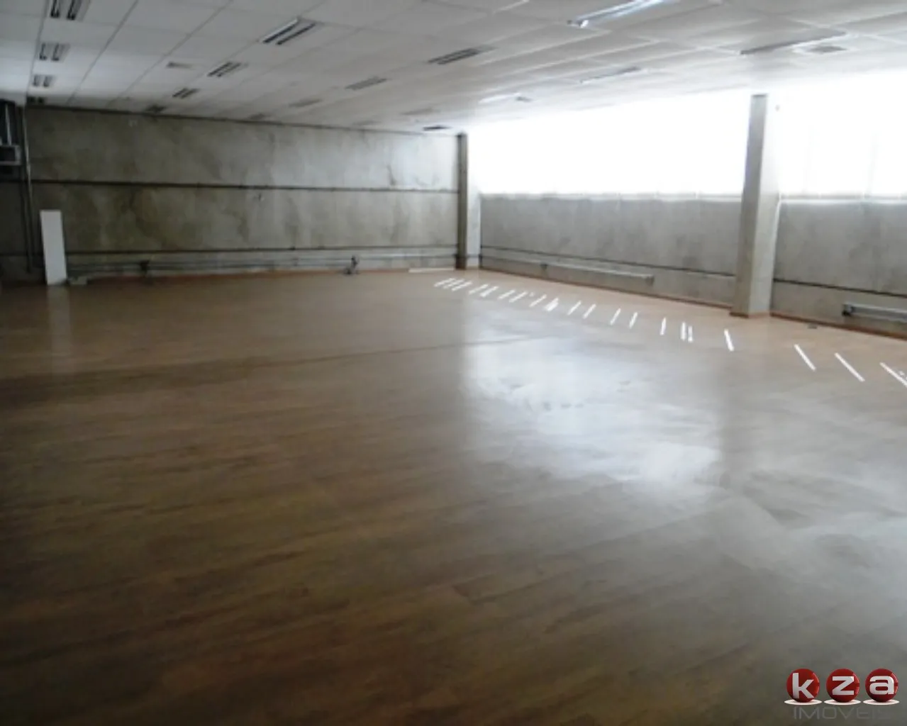 Imagem Galpão Industrial com 6 Salas e 25 Vagas em Valinhos-SP - Oferta Imbatível no Bairro Chácaras São Bento!