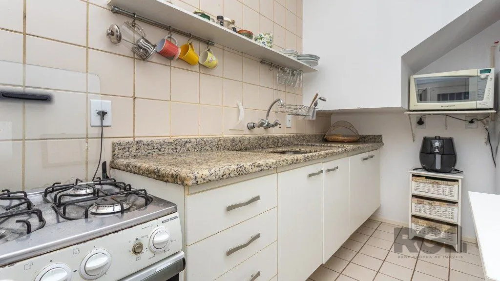 Imagem Casa em condomínio de 109m² - 3 dormitórios, 1 suíte e 1 vaga no bairro Teresópolis