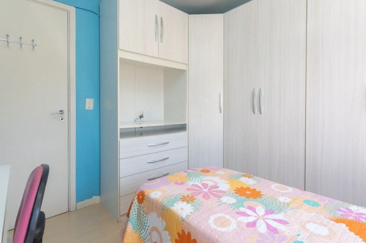 Imagem Amplo Apartamento de 3 Dormitórios com Churrasqueira no Bairro Floresta