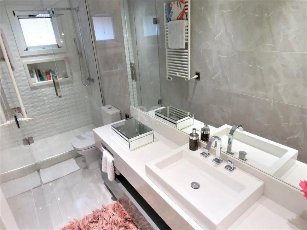 Imagem Ótima casa com 2 dormitórios com suíte master para Comprar