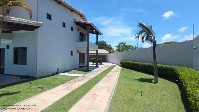 Imagem Casa de Luxo à Venda em Buraquinho, Lauro de Freitas-BA: 4 Quartos, 3 Suítes, 3 Salas, 2 Banheiros, 13 Vagas, 350m²!